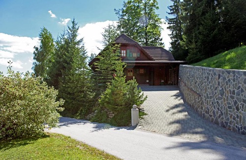 Zrece House | Natural Wooden Sweetheart