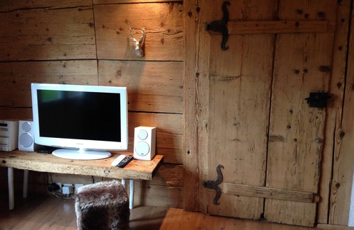 Hünibach Apartment | Nature pure! Hike,Bike,Ski relax.Apartment in Chalet in quiet mountain village.