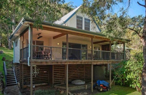 Canoelands House | Nature's Embrace: House on the Hawkesbury