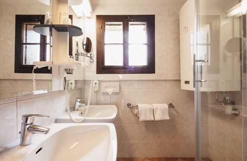 Faak am See Hotel | Naturel Hoteldorf Seeleitn