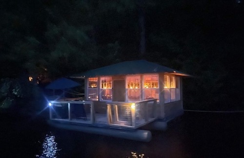 Monmouth Boat Rental | Nautilus: Floating Island Waterhouse