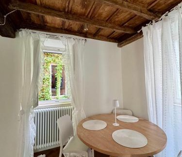 Rione V Ponte House | Navona Fox House 1