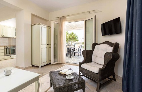 Agios Prokopios Villa | Naxos Relaxing Sea View Villa with Pool 6