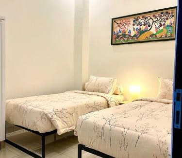 Yogyakarta Bed & Breakfast | Ndalem Suryo Guesthouse