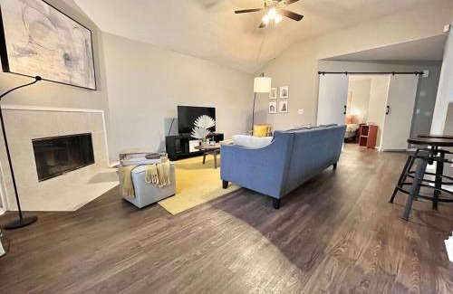 Glenn Heights House | Near Downtown Dallas Free Park