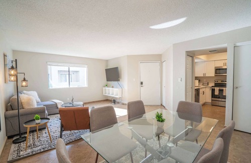 Cox Heights Apartment | Near DT Scottsdale | Pool, Gym, Balcony, Sleeps 8