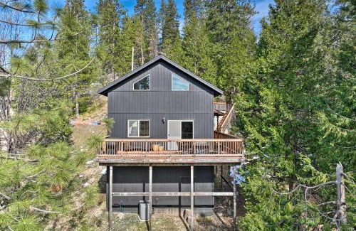 Arnold House | Near Hiking and Wineries Arnold Cabin with Deck!