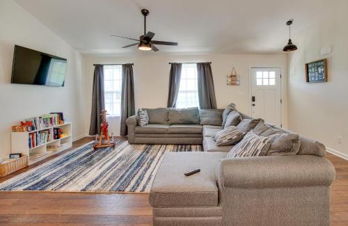 Livingston House | Near Lake Anna Gem with Saltwater Pool and Arcade!