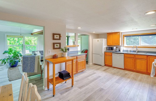 Marblemount Cabin | Near Mystery Falls: Marblemount Cabin w/Fireplace