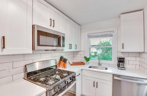 Near Northwest House | Near Notre Dame Charming South Bend Home!