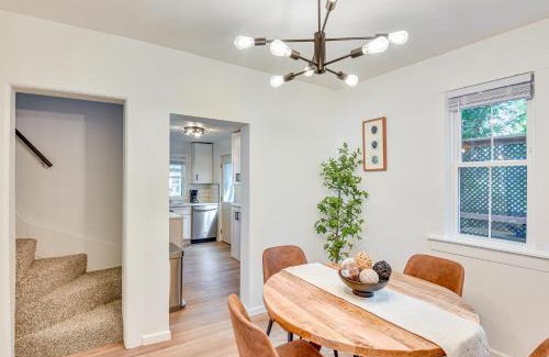 Near Northwest House | Near Notre Dame Charming South Bend Home!