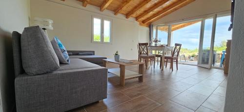 Cove Rogacic Apartment | Near the Sea Hideaway Bay Oasis