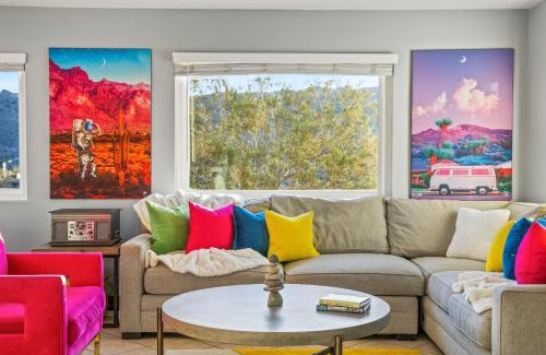 Joshua Tree House | Neon Moon An Elevated Experience w Pool and Spa