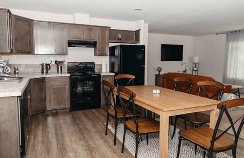 Ferndale House | Neptune Haven Getaway Near the Ocean