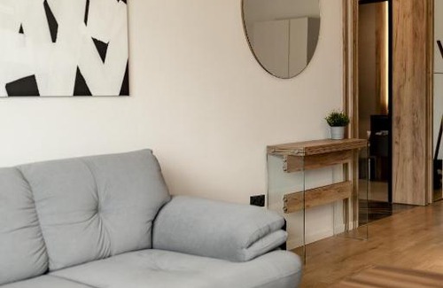 Old Town Apartment | Nest Inn Mirror Apartment