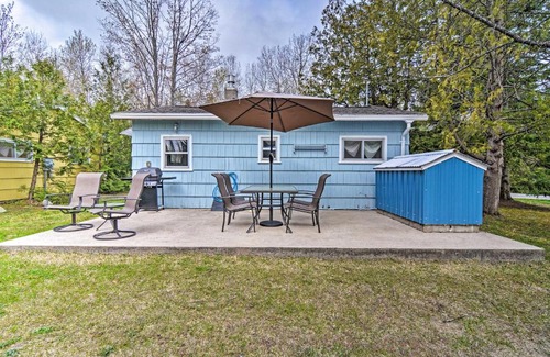 Charlevoix House | Nestle by Lake Charlevoix Cottage Pets Welcome!