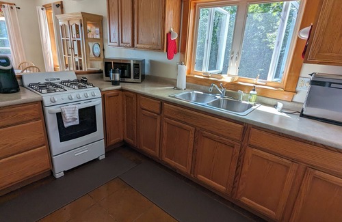 Freedom House | Nestled in rural Central Maine in the beautiful peace and quiet.