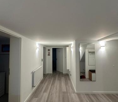 Loehne House | NEU renoviertes Apartment 3 Zimmer 4 Boxspringbetten moderne Küche und vieles mehr