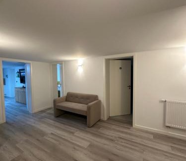 Loehne House | NEU renoviertes Apartment 3 Zimmer 4 Boxspringbetten moderne Küche und vieles mehr