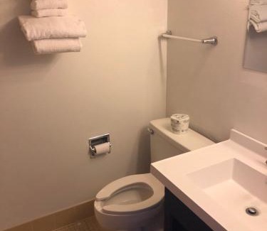 Marshfield Hotel | Neva Jean Motel