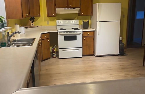 Kingsville Cottage | Never Pay a Cleaning Fee - Pelee Pulses with Possibility!