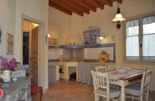Giugnano Villa | New 2 bed villa with large panoramic pool 40min to beaches