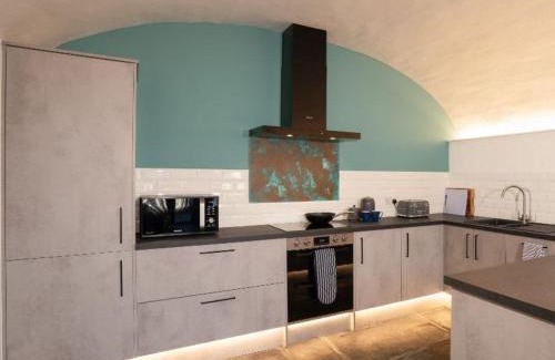 Waterhead House | New 2 Bedroom Home at Waterhead Range by LetMeStay