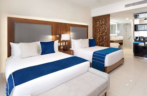 Santa Rosa Resort | New! 2BD Villa Valencia! On the Beach! Other size suites and locations available