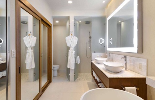 Santa Rosa Resort | New! 2BD Villa Valencia! On the Beach! Other size suites and locations available