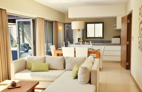 Grand-Baie Villa | New 3 bedroom villa 150m2 + hotel services + breakfast + swimming pool + private beach