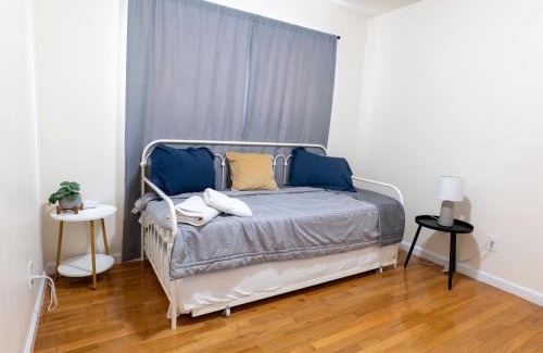 Ampere Apartment | New 4 Apts-198-3 Bed Apt 1st Floor & 3 Bed Apt 2nd Floor - 1 Bed Studio Apt Ground Floor & 1 Bed Studio Apt Ground Floor near Penn Station EWR Airport Hospital NYC
