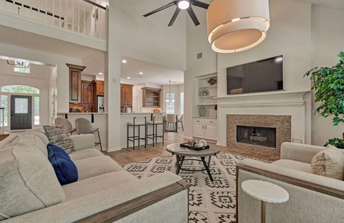 College Park House | New! 4BR/Easy Access to all Woodlands amenities