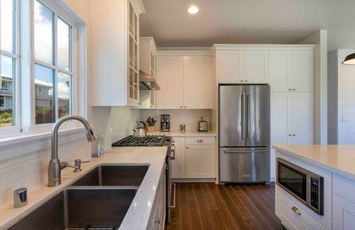 Poipu House | *NEW 7BD Farmhouse Estate |Pool, PickleB, Gym| AC