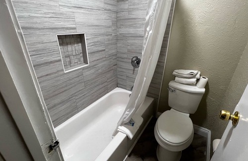Orange Hotel | New American Inn and Suites