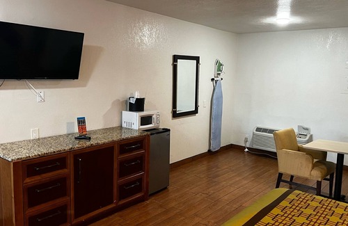 Orange Hotel | New American Inn and Suites