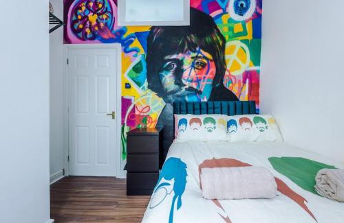 Liverpool Apartment | New Apt - Parking - 5 mins to CC