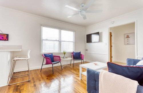 Belmont Shore Apartment | New Beach Jewel Bungalow