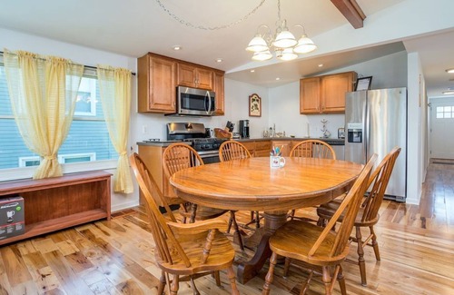 Midtown Ocean City Condo | NEW, BIG 3 BEDROOM is OCEANblock, free parking, just a few steps to the beach.