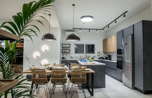 Agios Nikolaos Villa | New build modern Villa, 50 meters from Chavania beach