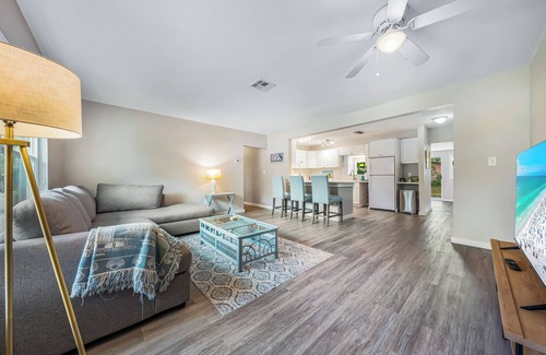 Alta Vista House | NEW! Charming 3/3 Home near Payne Park and Legacy Trail