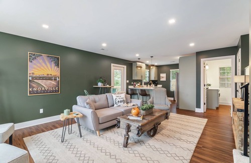 Powell House | New, charming 3-bedroom townhome with all amenities in convenient location