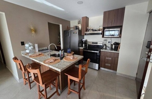 Desamparados Condo | New condo, 2.8 km airport SJO, 3 bedrooms, pool, A/C, WiFi, parking