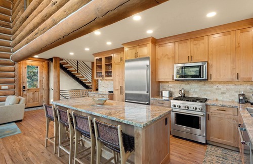 Mountain Village House | New Construction Mountain views 4 Bedroom Hot Tub!