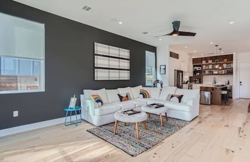 Chestnut House | New Construction 4 BDRM w/POOL Mins To DT & SXSW Spots!