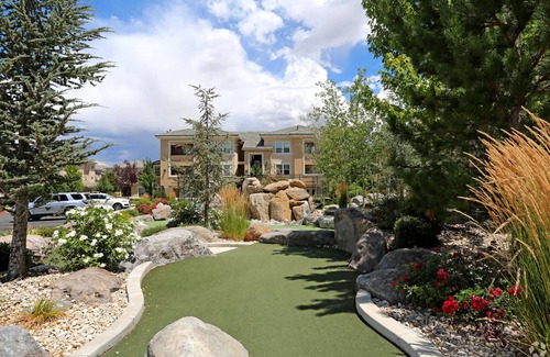 Reno/Tahoe Airport Apartment | New Cozy 1BR Apt With Gym Sauna Heated Pool Access