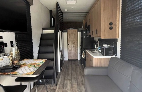 Bayshore Gardens House | New Cozy 2 bedroom RV 15 minutes from entertainment and wild adventures!