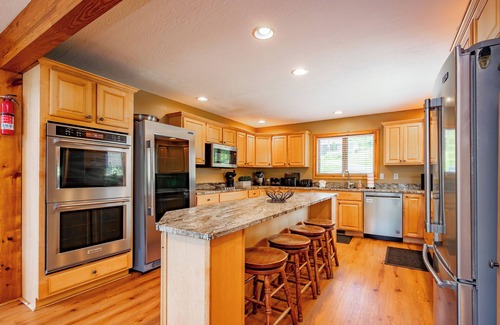 McHenry House | New! Elegant Lakefront Lodge w/Indoor Pool & Sauna