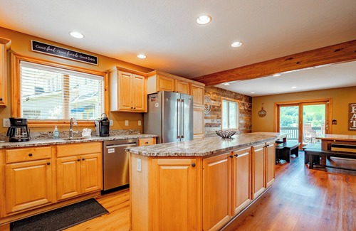 McHenry House | New! Elegant Lakefront Lodge w/Indoor Pool & Sauna