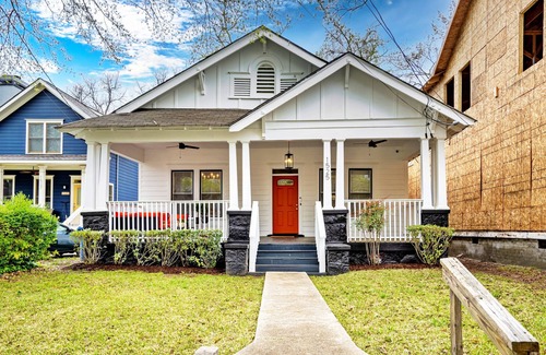 West End House | *NEW* Gorgeous Beltline Bungalow Centrally Located