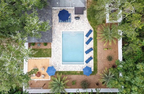 Saint Simons Heights House | NEW! Heated Pool, only 1.5 miles to Beach! Sleeps 10